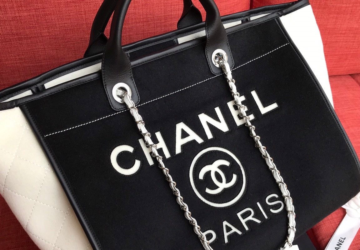 Cc tote black and white