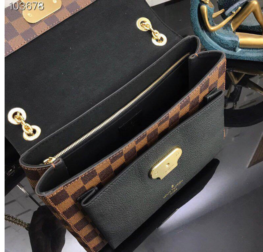 Metal chain handbag