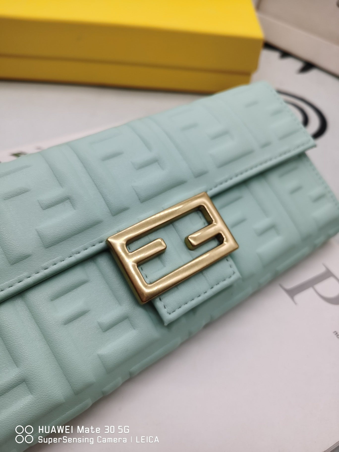 F e n d I wallet 2022