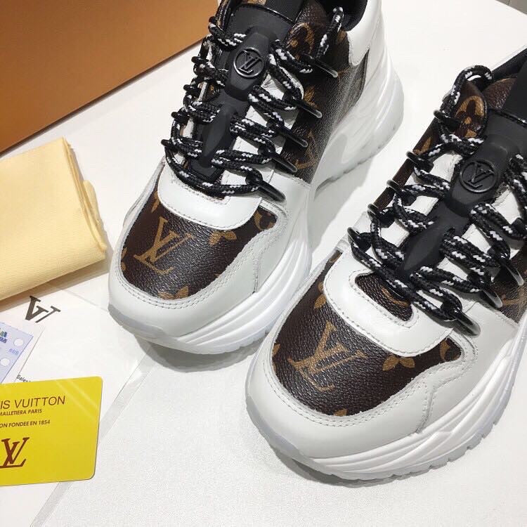 Lv sneakers
