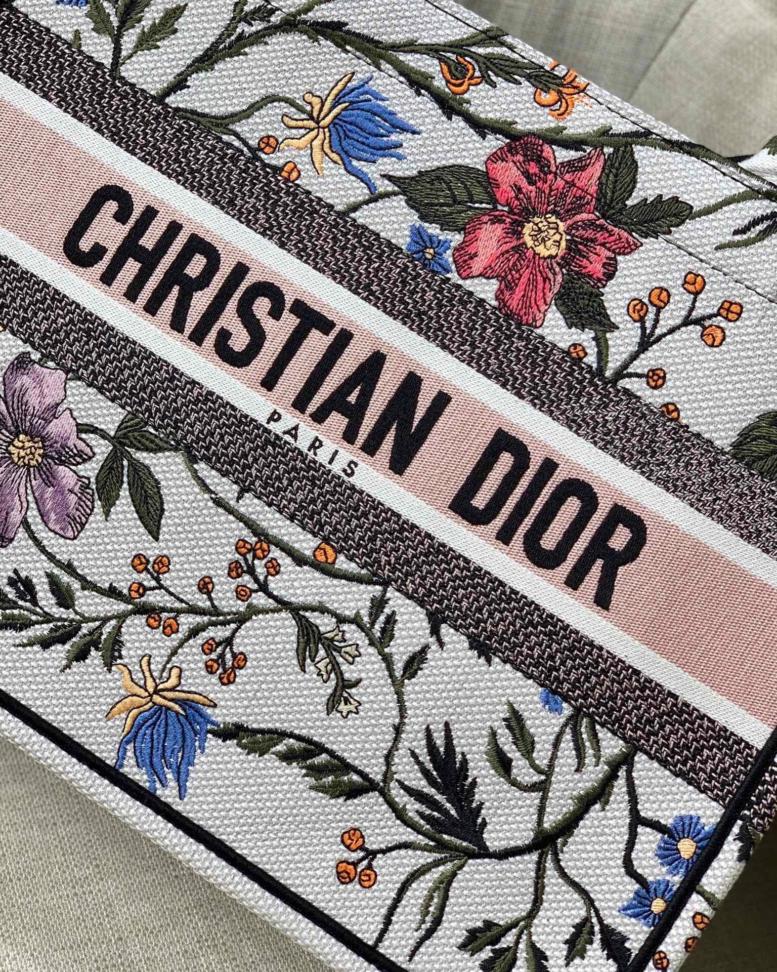 Dior book 41cm