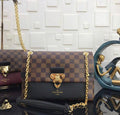 Metal chain handbag