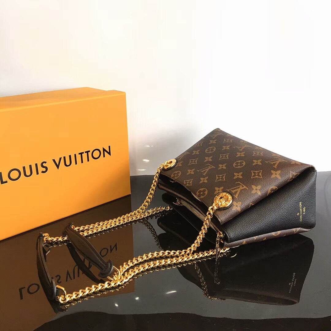 Metal chain handbag