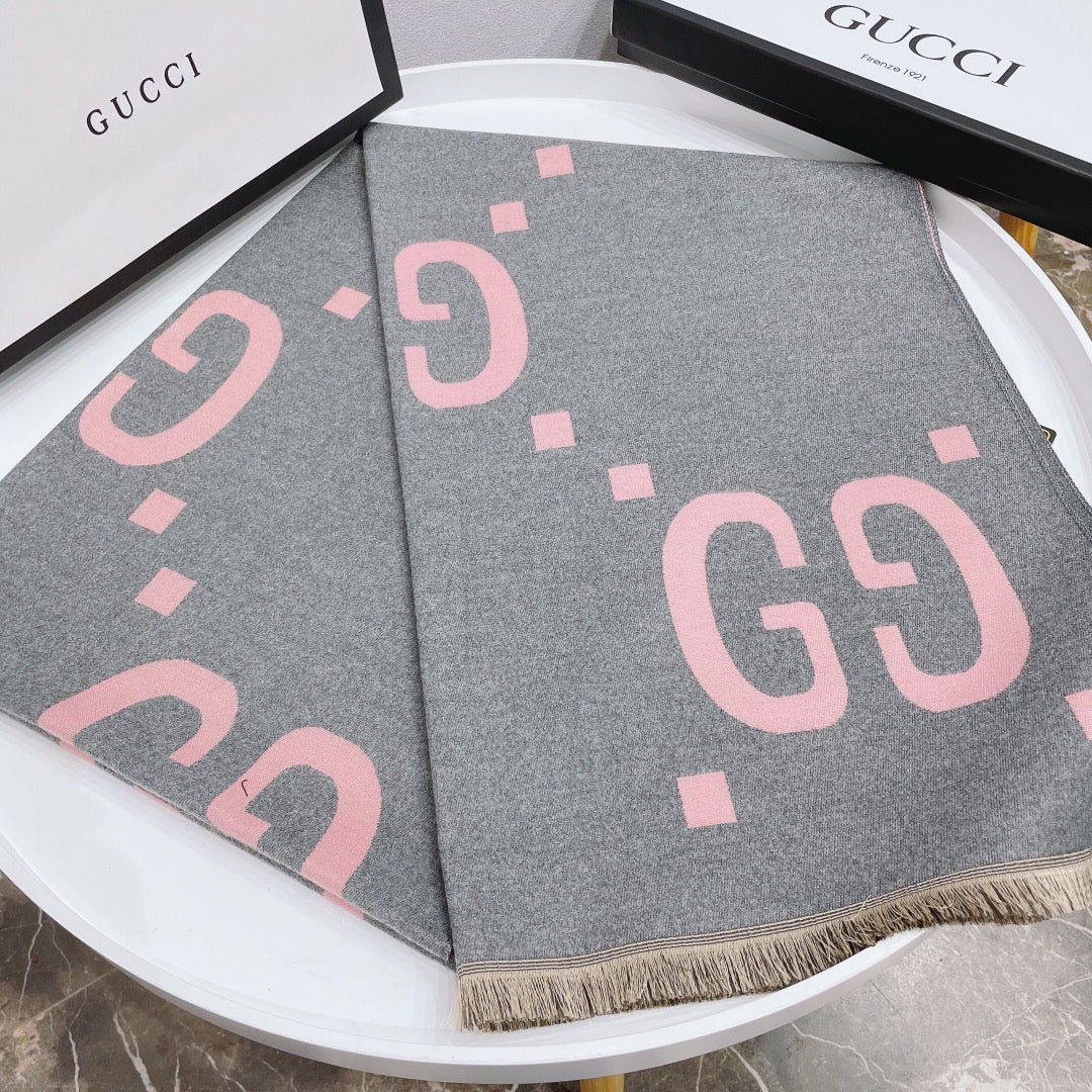 G u c c i scarf