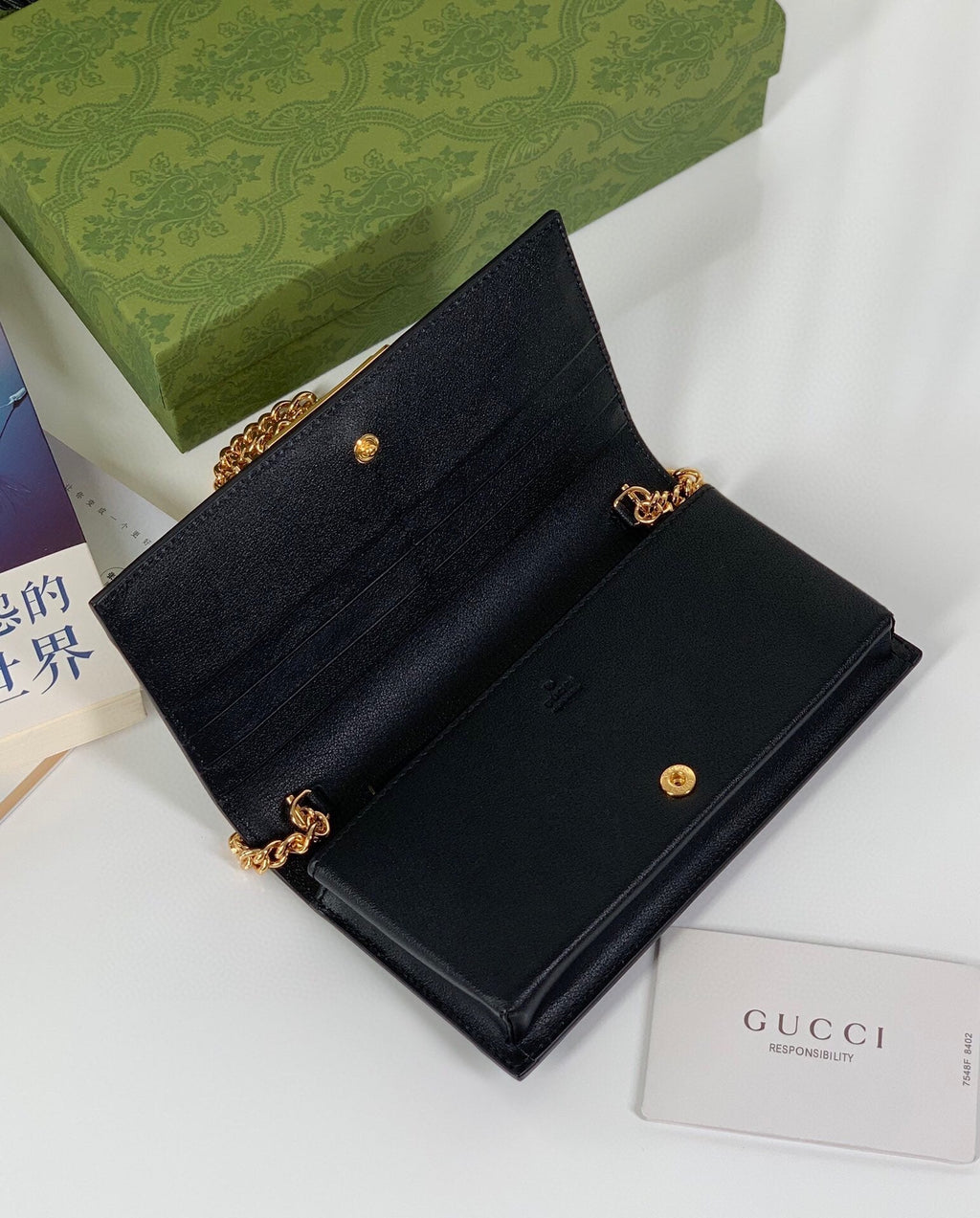 G u c c i black W19 H10 D4cm
