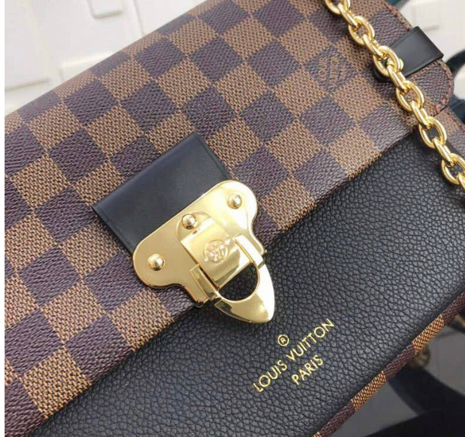 Metal chain handbag
