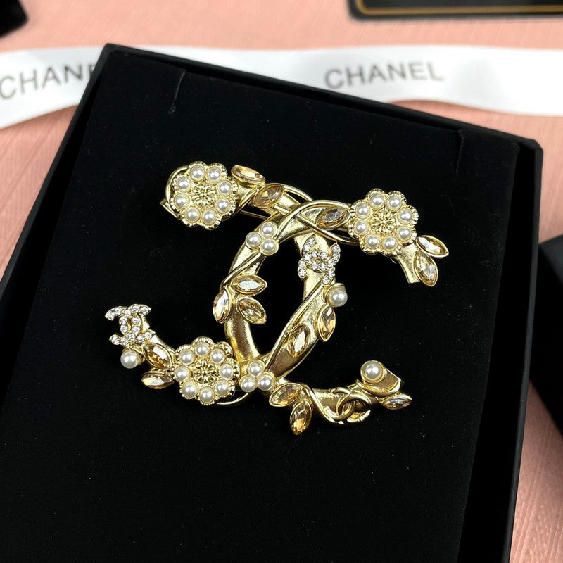 18K CC Flower Pearl Brooch