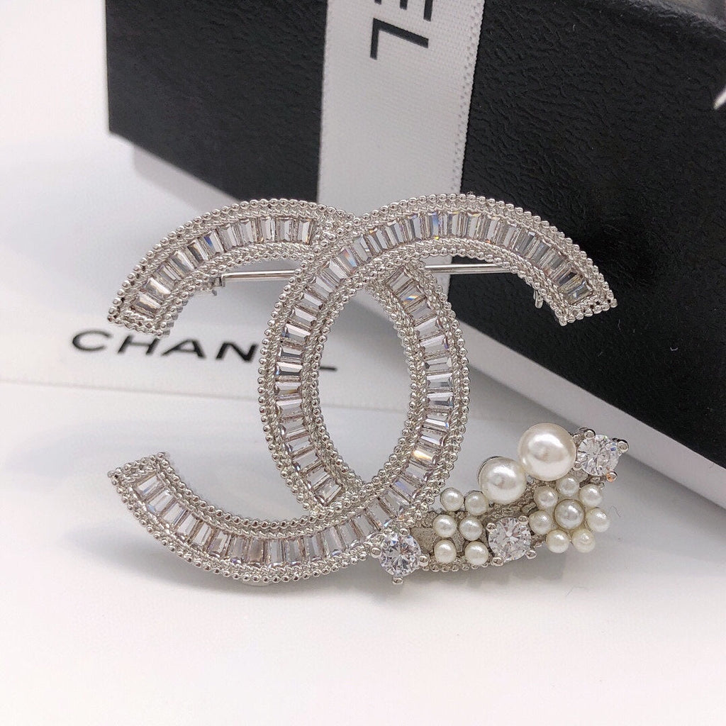 18K CC Star Crystals Brooch