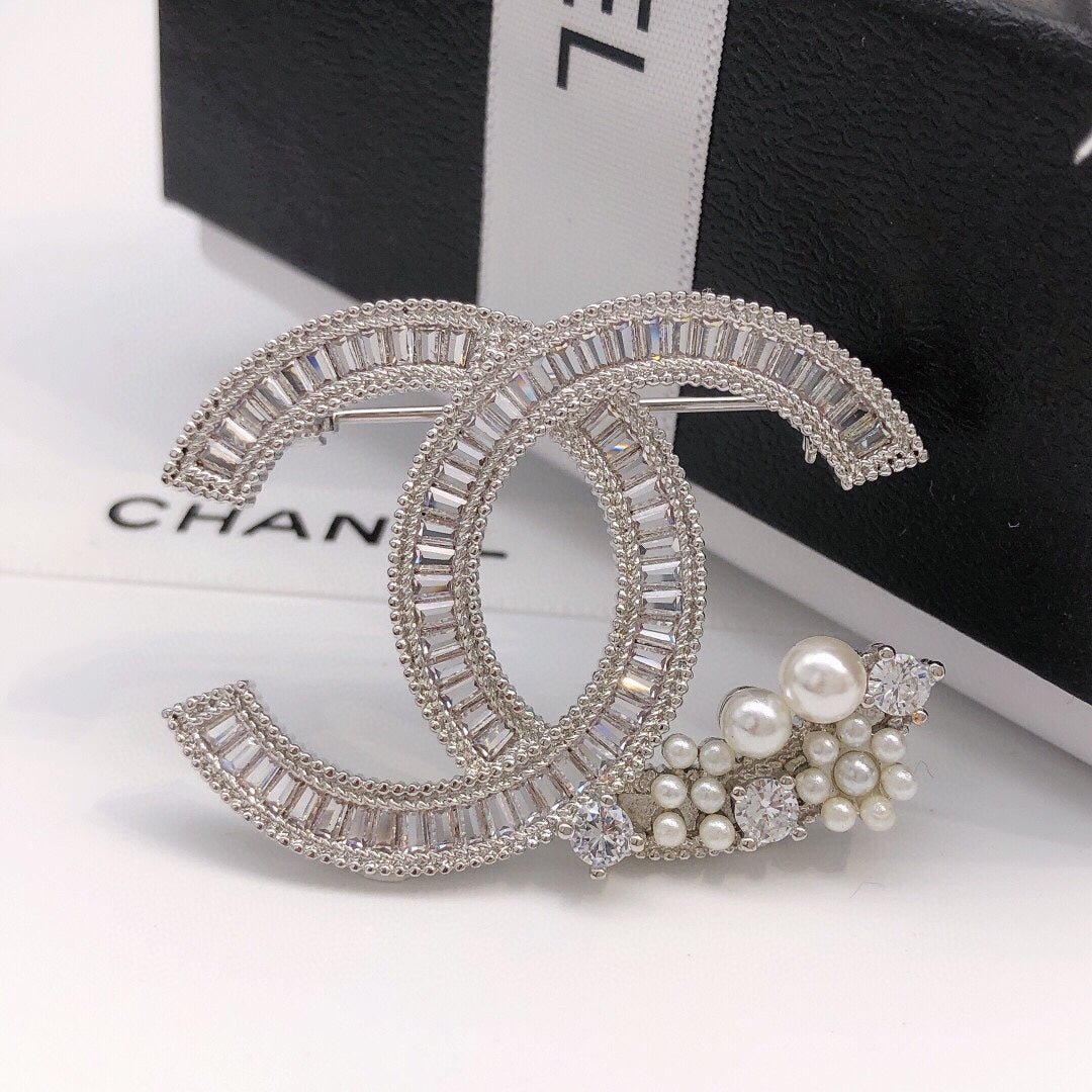 18K CC Star Crystals Brooch