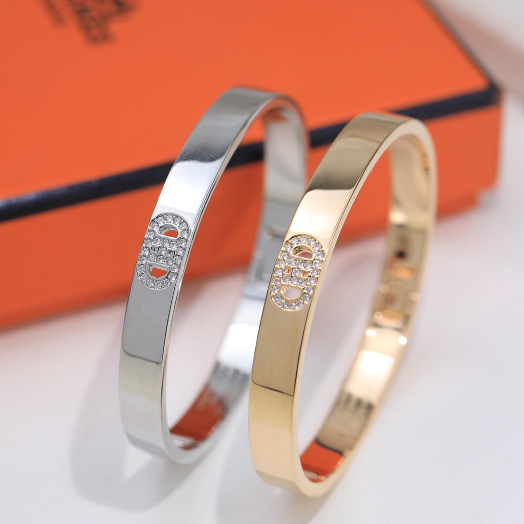 18K H Diamonds Bracelet