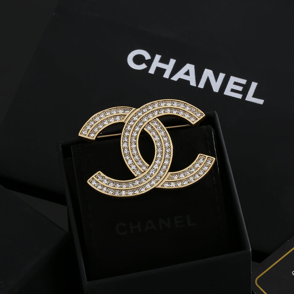 18K CC Diamonds Brooch