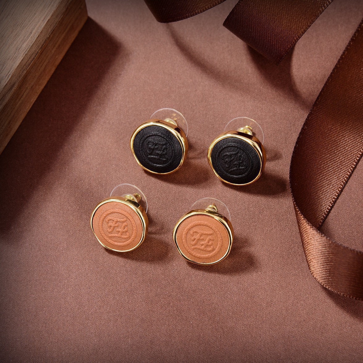 18K F Vintage Color Earrings