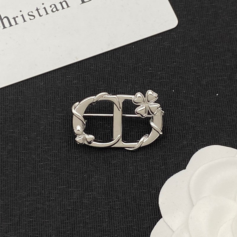 18K CD Revolution Pearl Brooch