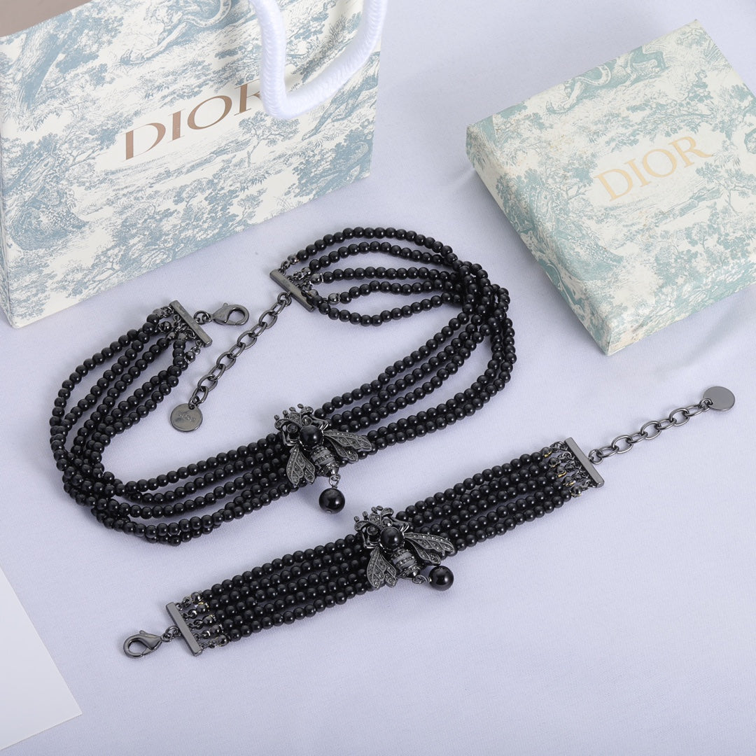 18K CD Bee Black Pearls Chain Necklace
