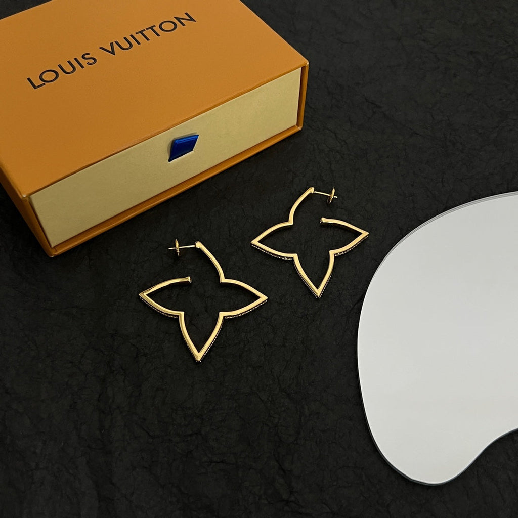 18K Louis Debuts Blossom Earrings