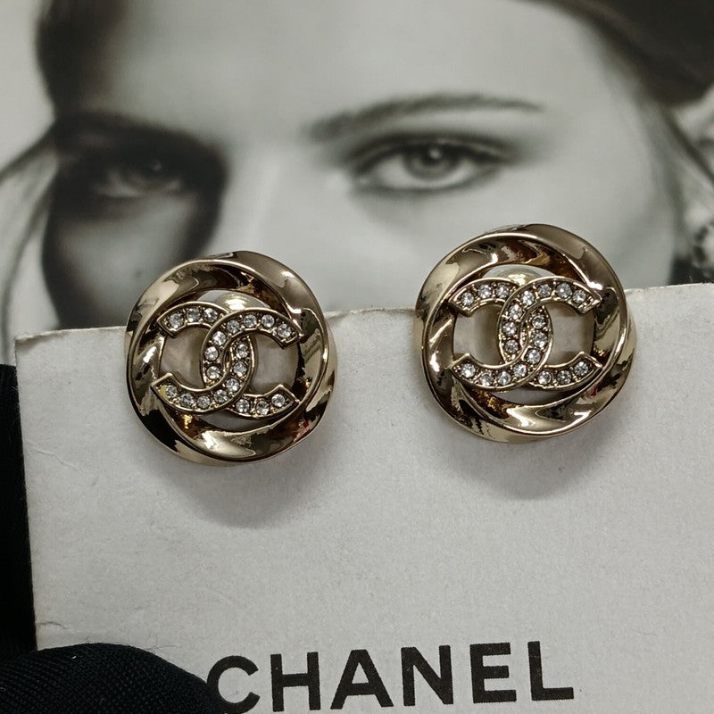 18K CC Round Diamond Gold Earrings