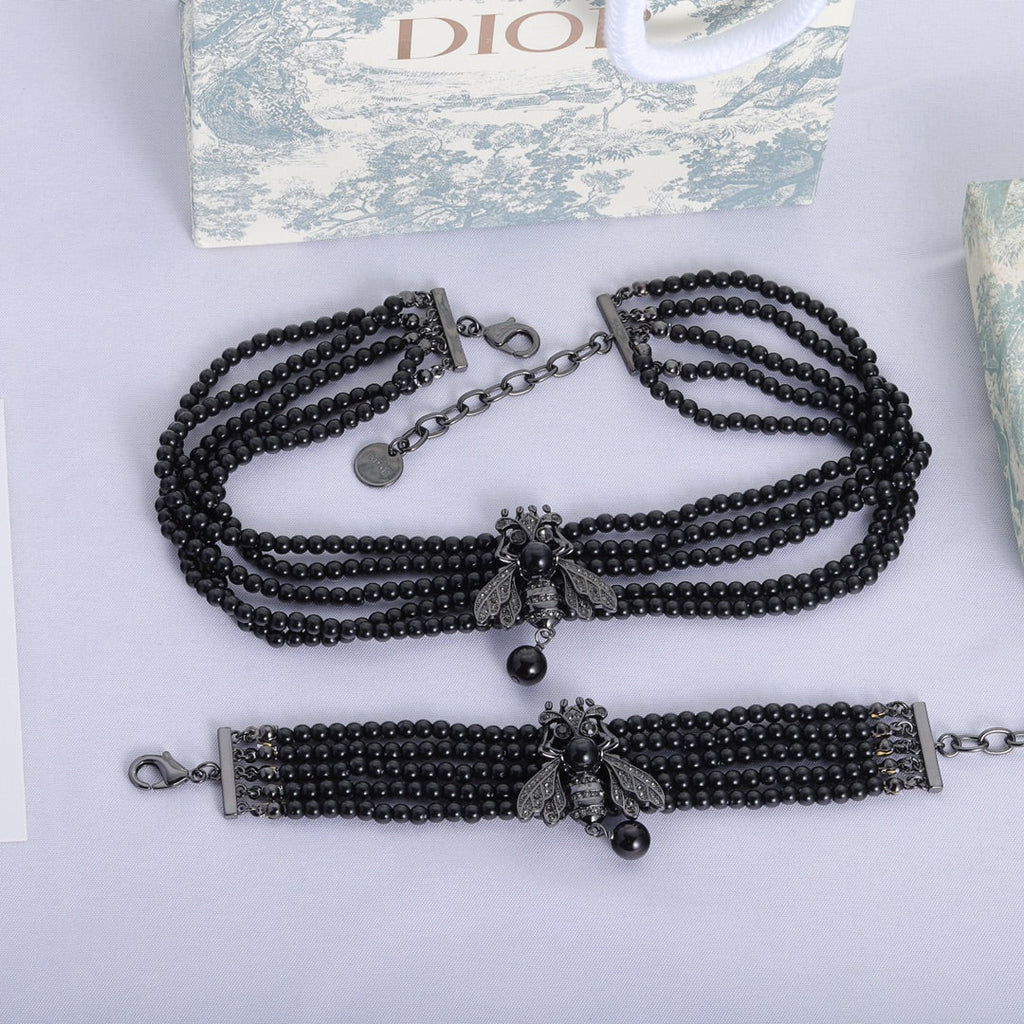 18K CD Bee Black Pearls Chain Necklace
