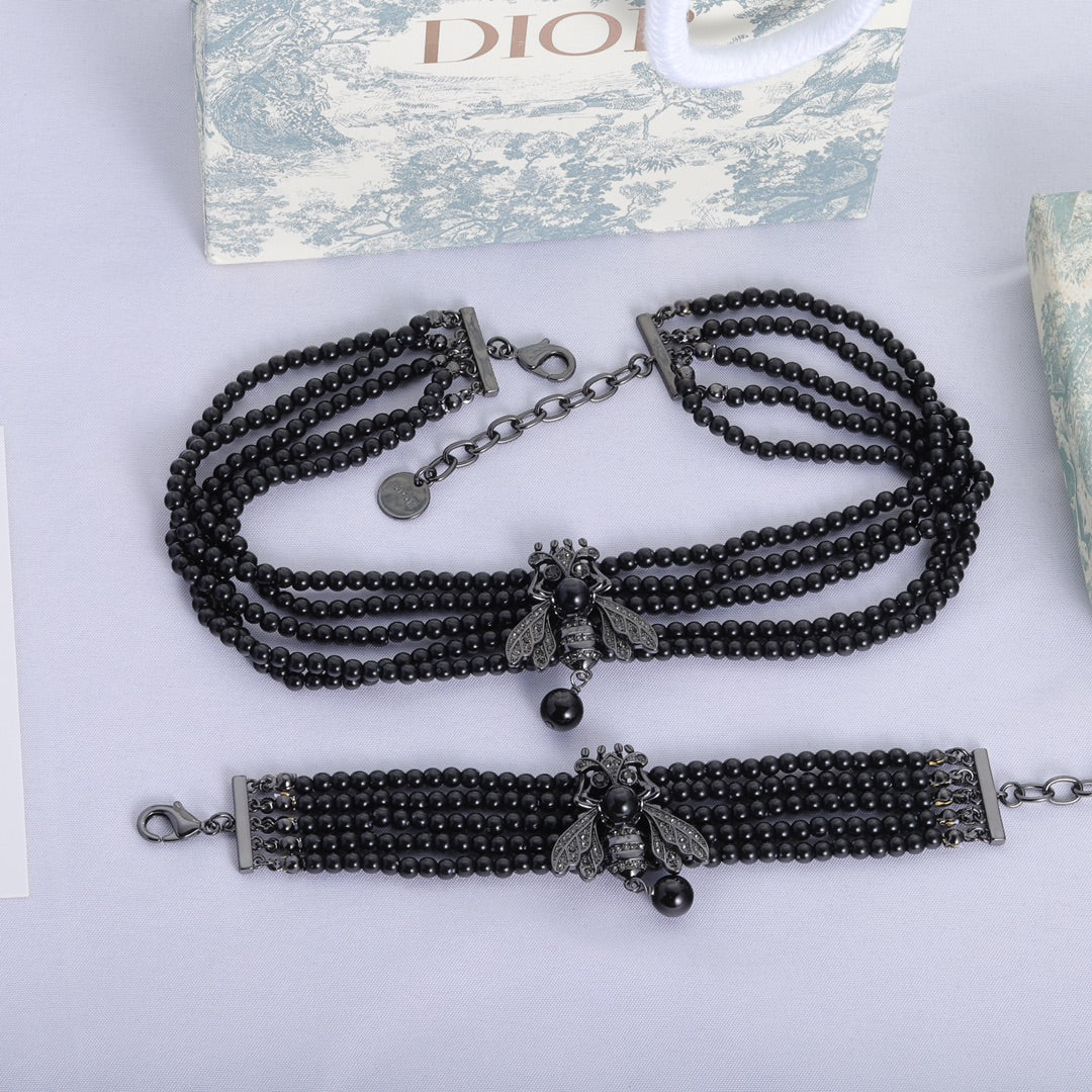 18K CD Bee Black Pearls Chain Necklace