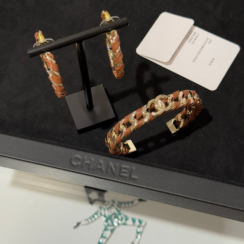 18K CC 26C Brown Open Cuff Bracelet