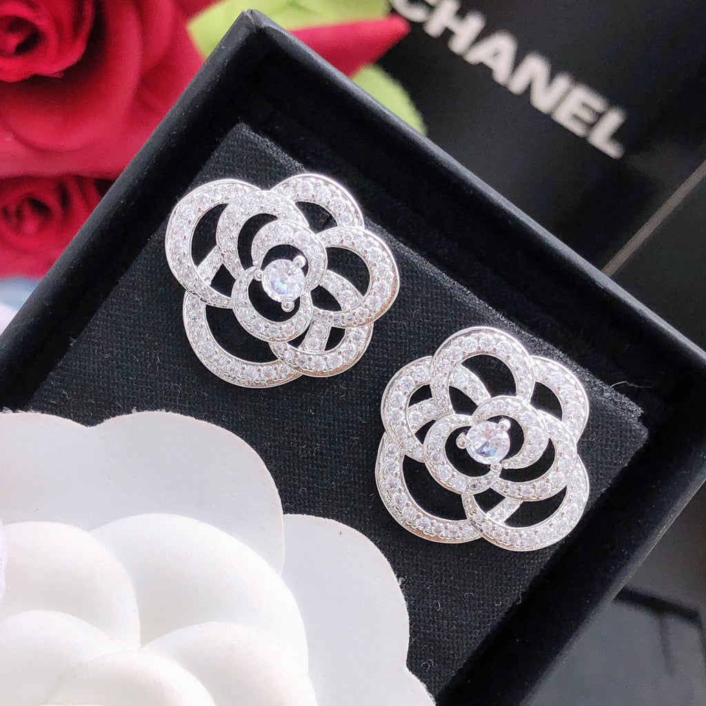 18K CC Camellia Diamond Earrings