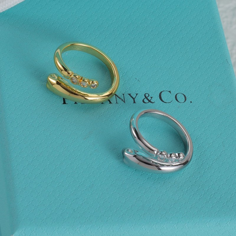 18K T Diamond Ring