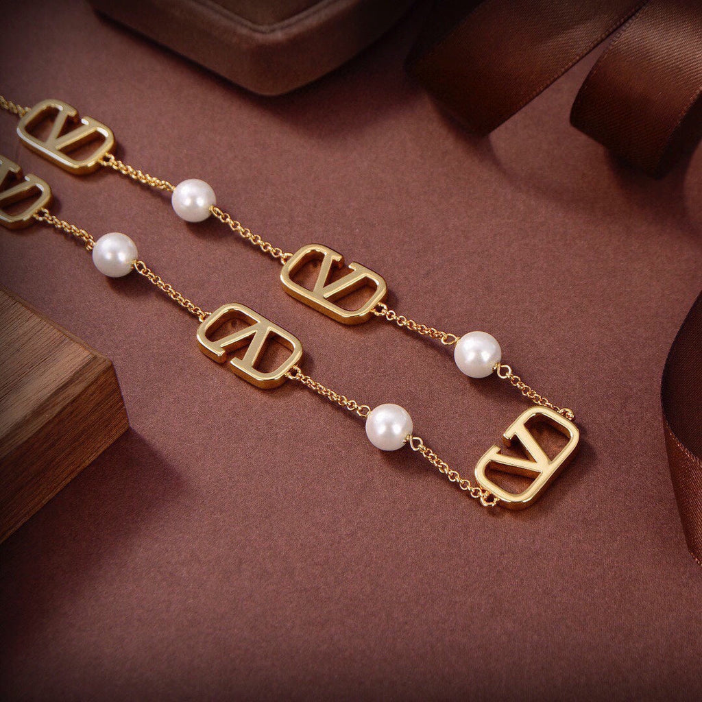 18K Garavani VLogo Necklace