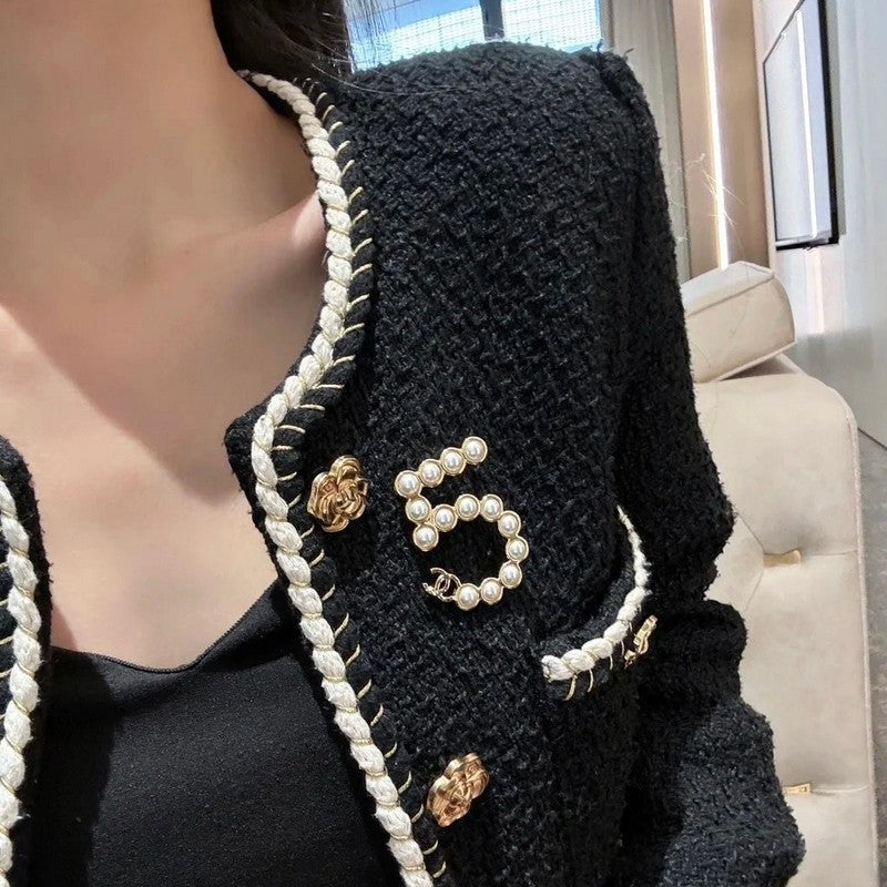 18K CC No.5 Pearl Gold Brooch
