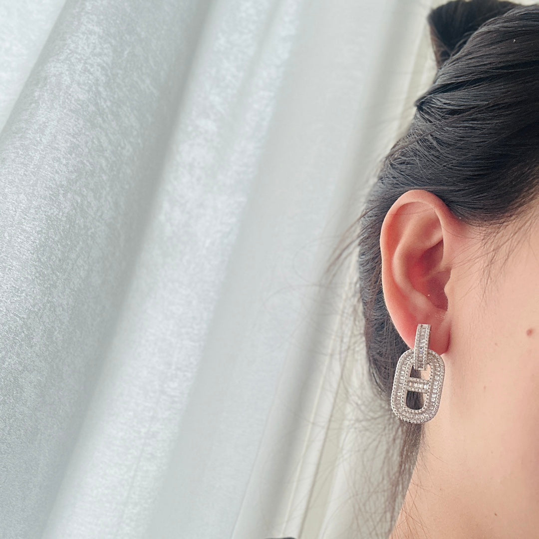 18K Diamonds H Earrings