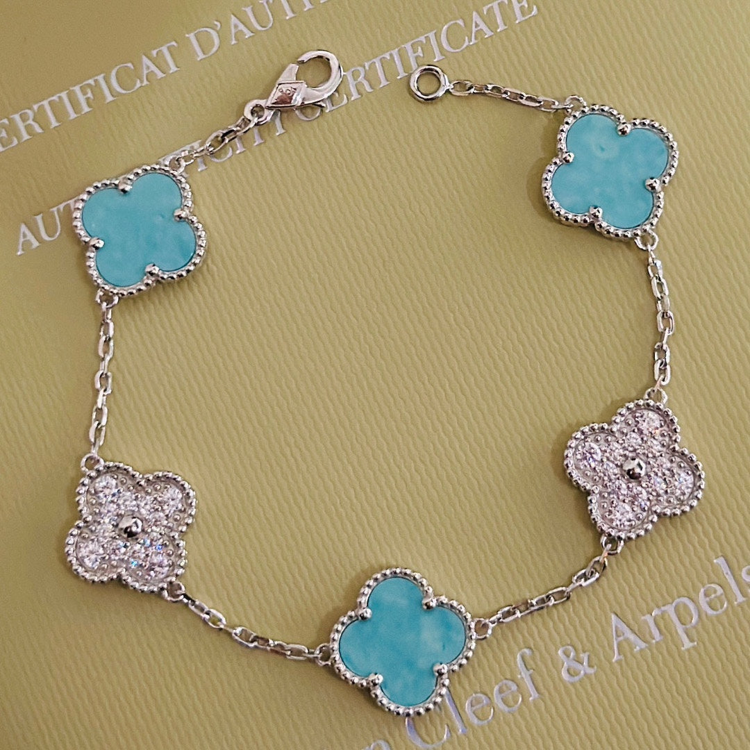 18K Vintage Alhambra Five Motifs Agate Bracelet