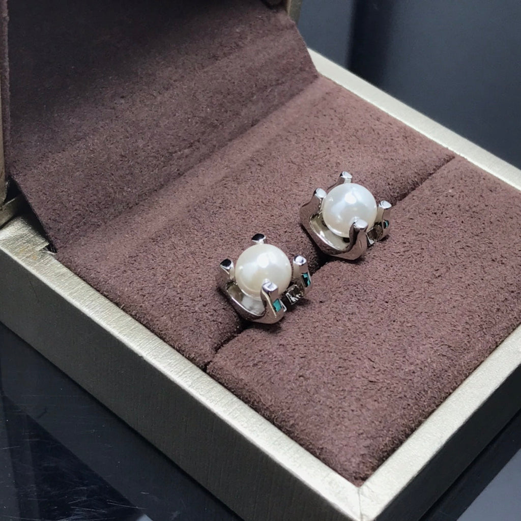 18K C De Earrings