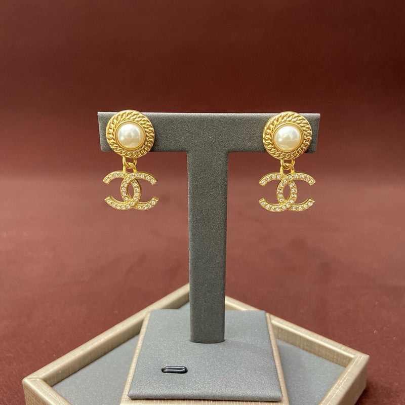 18K CC White Pearl Gold Earrings