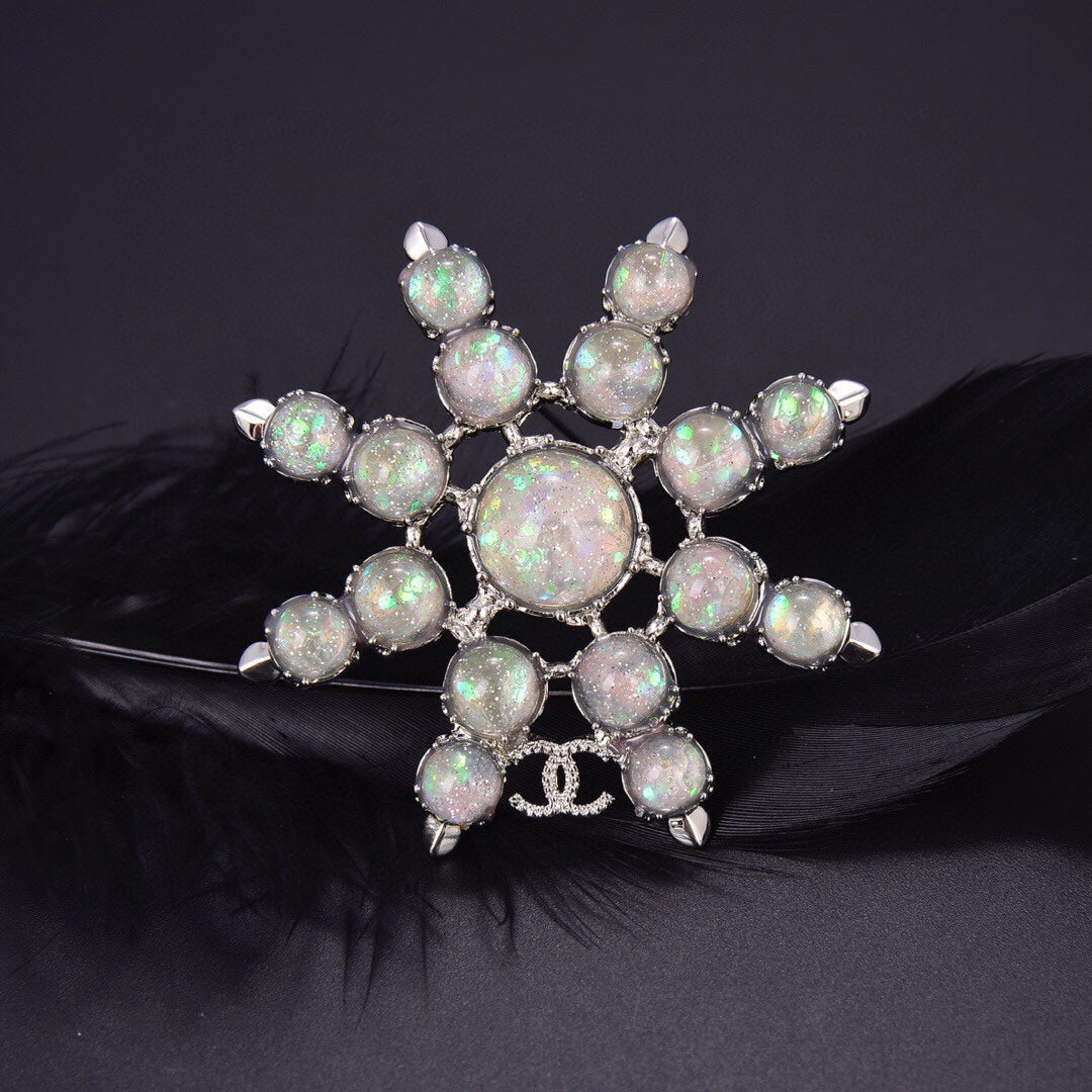 18K CC Flower Crystals Brooch