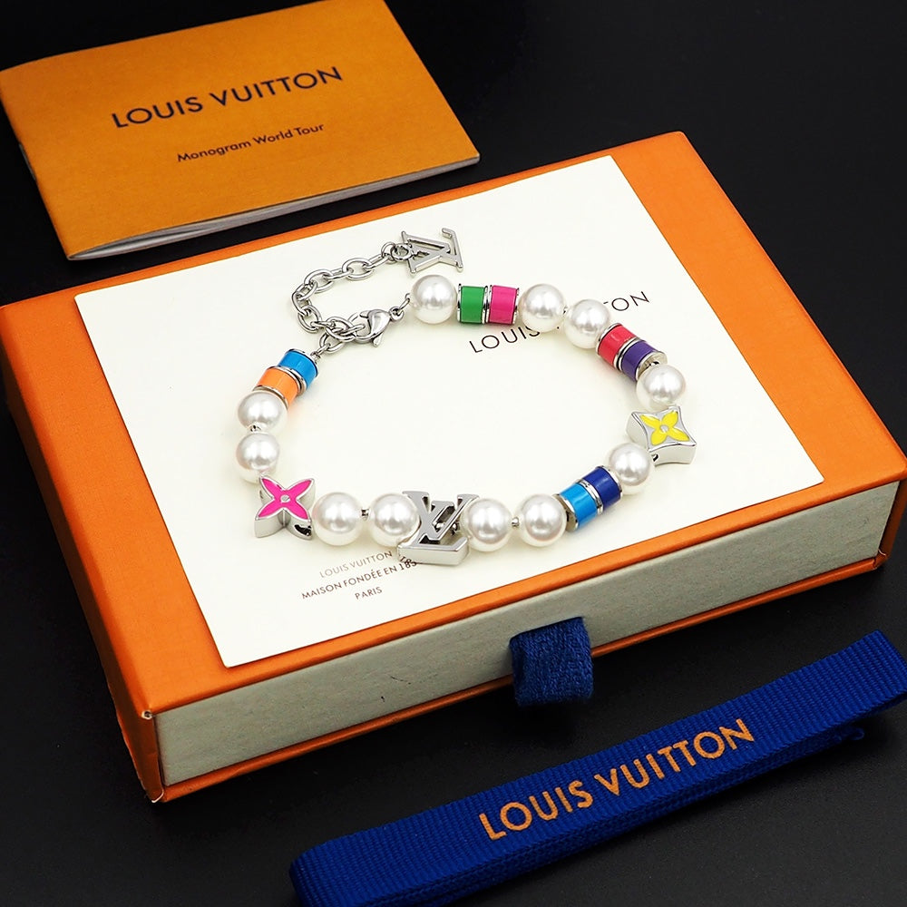 18K Louis MNG Pearls Party Bracelet
