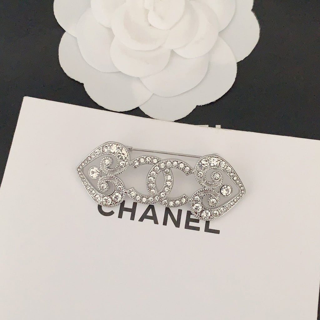18K CC Heart Brooch