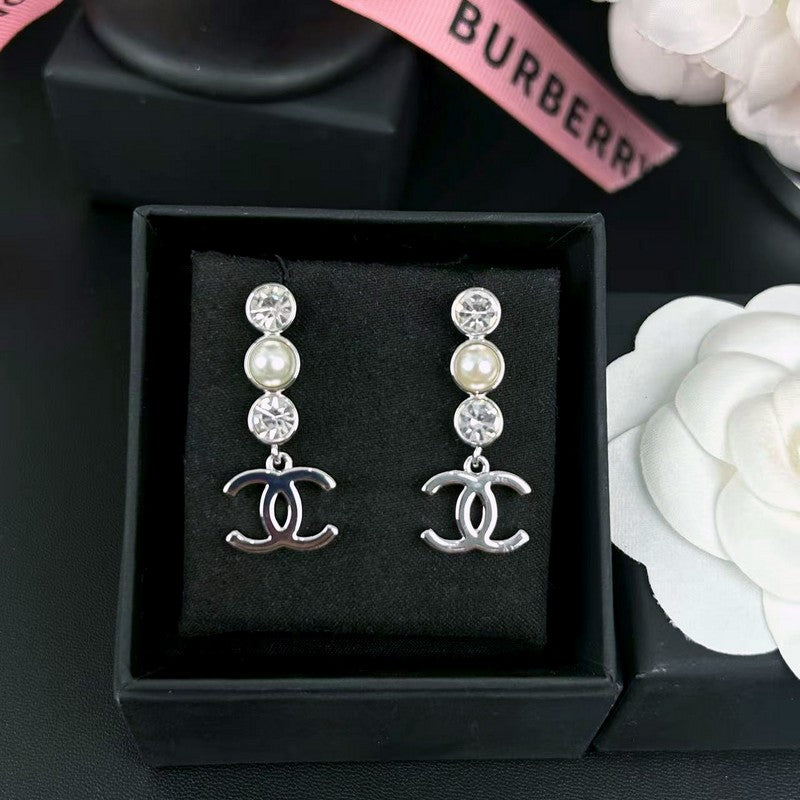 18K CC 25B Crystal Earrings