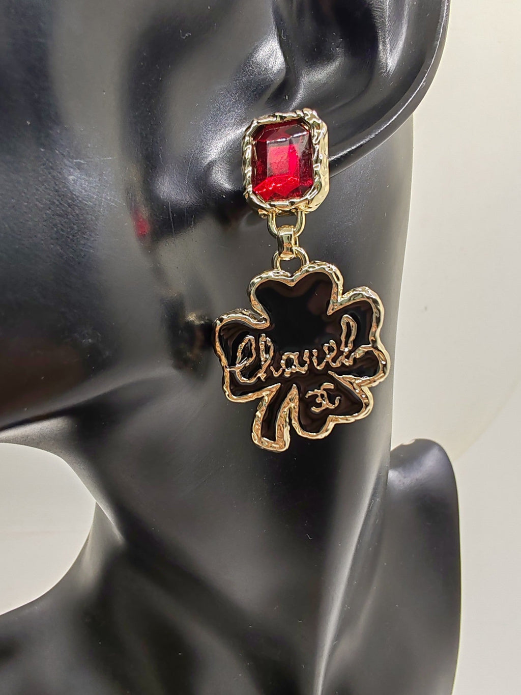 18K CC Heart Earrings