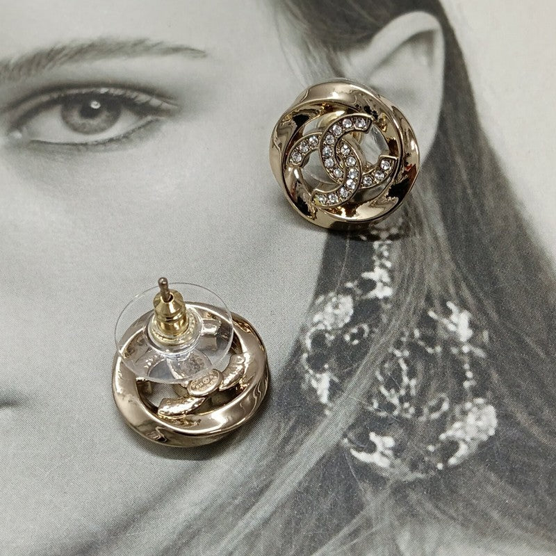 18K CC Round Diamond Gold Earrings