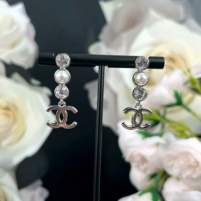 18K CC 25B Crystal Earrings