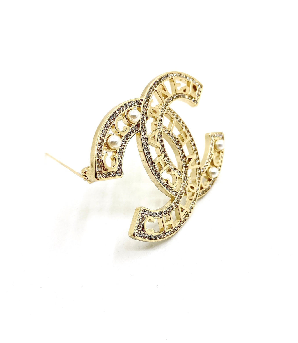 18K CC Script Diamonds Brooch