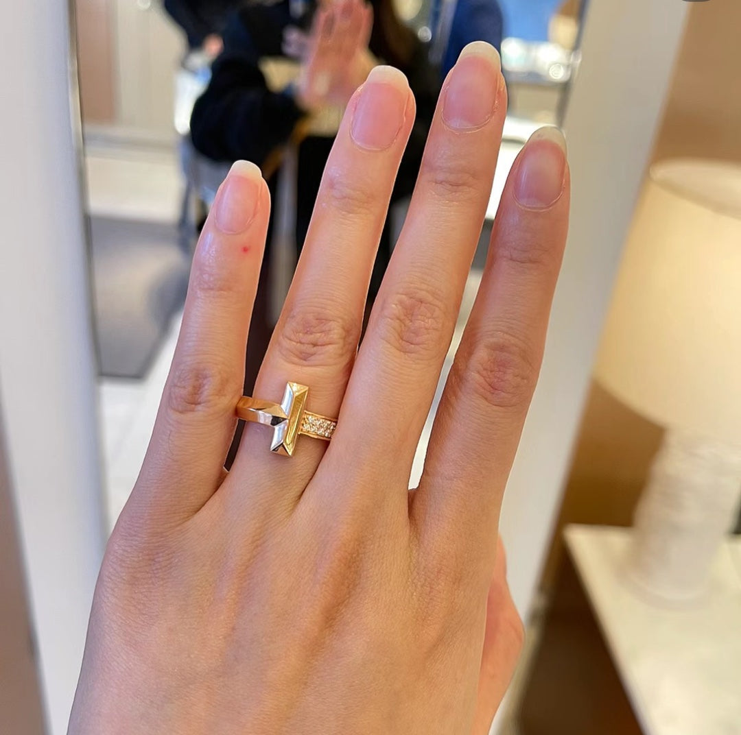 18K T Narrow Pave Ring