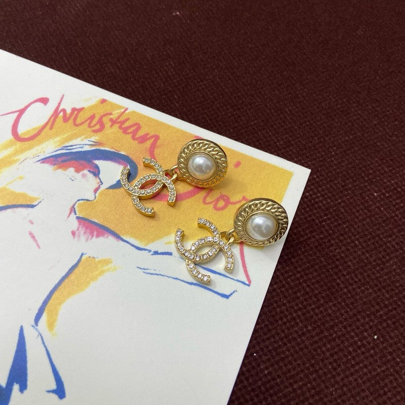 18K CC White Pearl Gold Earrings