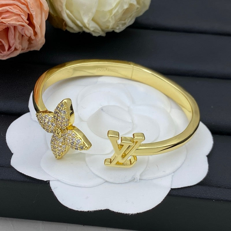 18K Louis  Blossom Open Bracelet