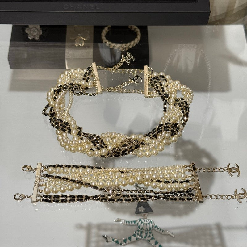18K CC Pearls Choker Gold Necklace