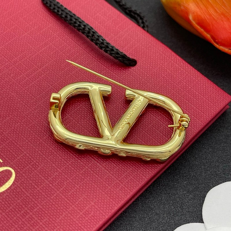 18K Vlogo Color Crystal Brooch