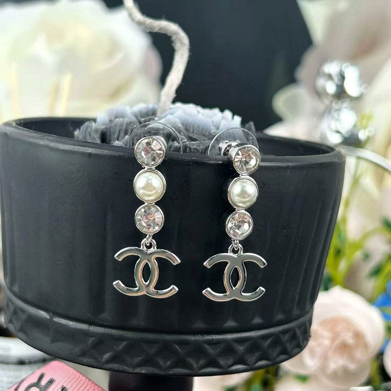 18K CC 25B Crystal Earrings