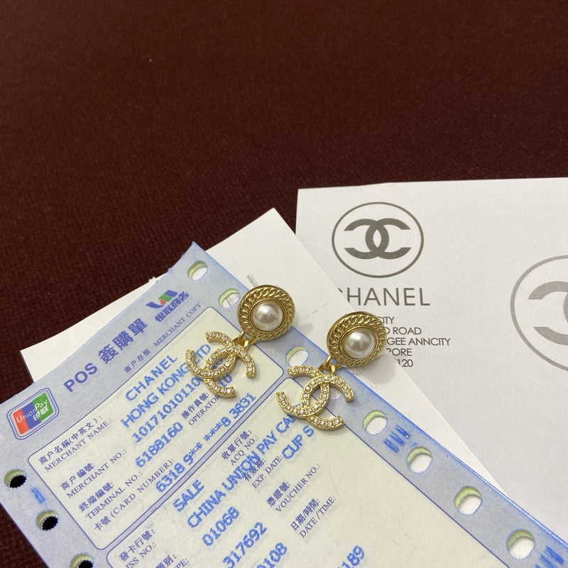 18K CC White Pearl Gold Earrings