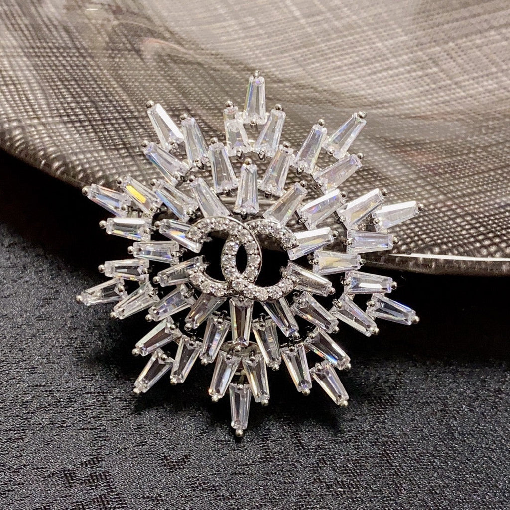 18K CC Snow Flower Brooch