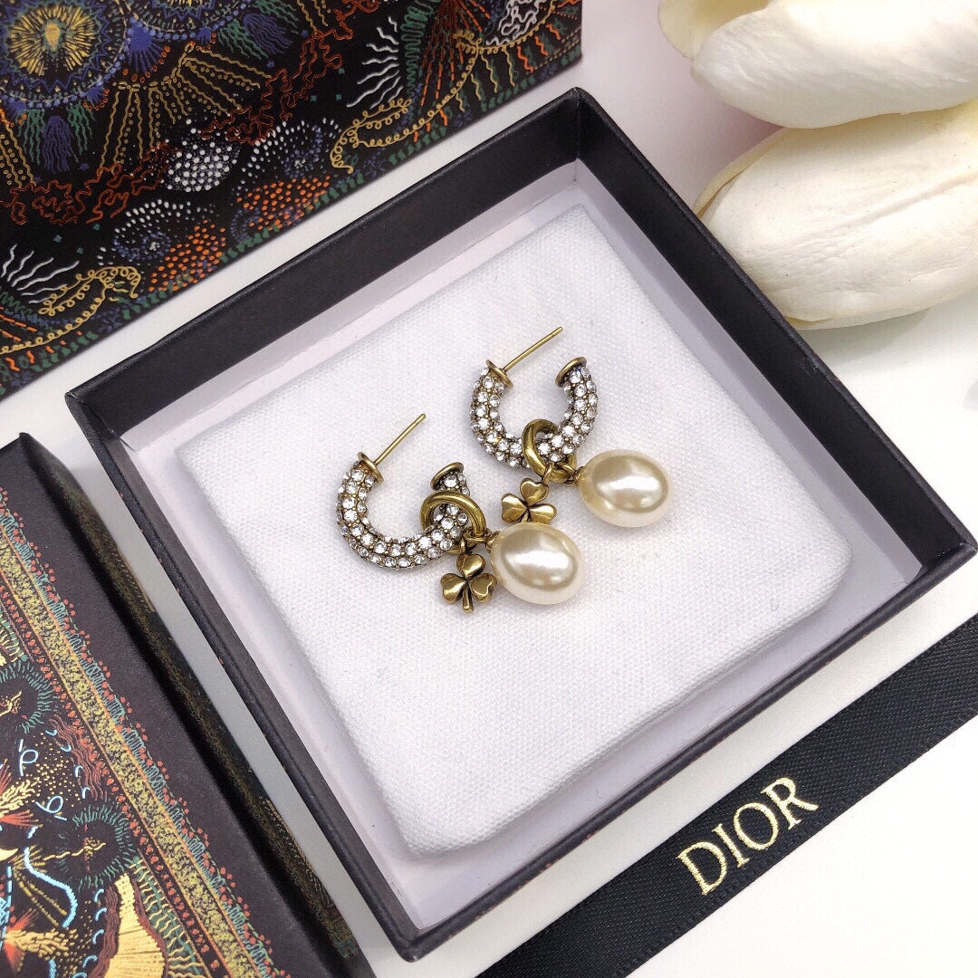 18K CD March Grass Pearl Crystals Earrings