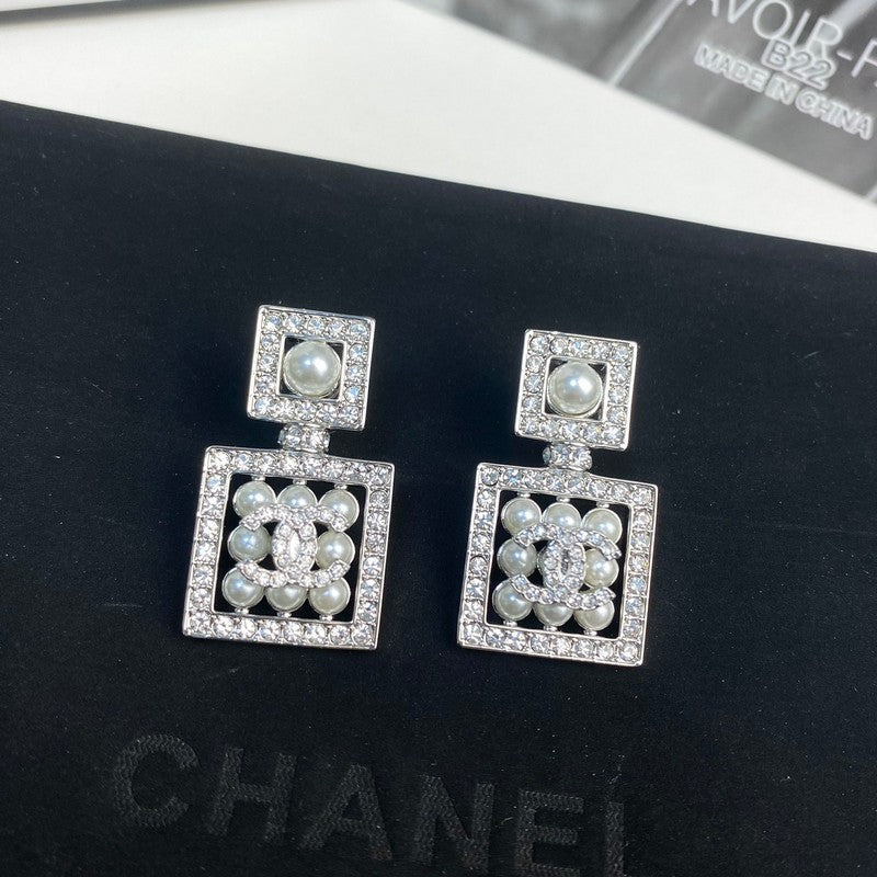 18K CC Diamond Pearl Perfume Earrings