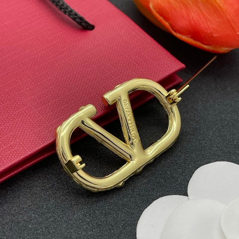 18K Vlogo Color Crystal Brooch